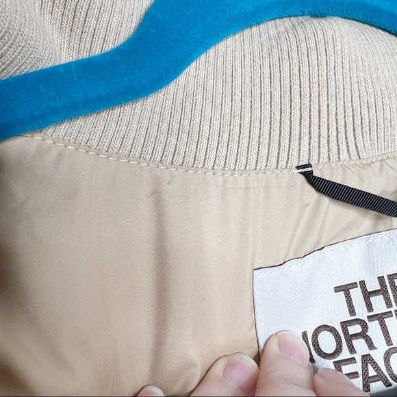 NWT The North Face Sylvester Beige Snap Front Ribbed Collar Vest - Picture 16 of 16